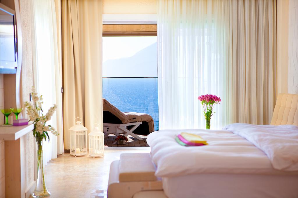 Peninsula Gardens Hotel - Adults Only Каш Стая снимка